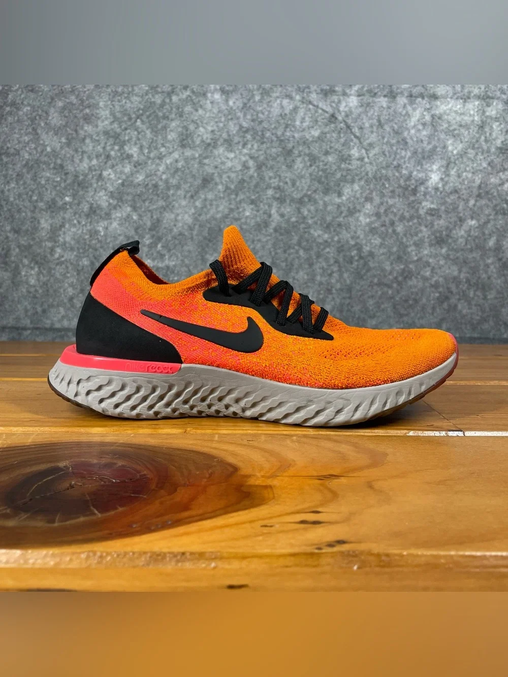 Nike Epic React Flyknit Youth Size 5.5Y Womens 7 Orange Black Running 943311-800